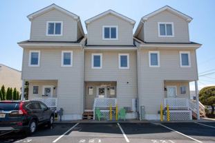 221 N 36th Ave - Photo 1 of 1