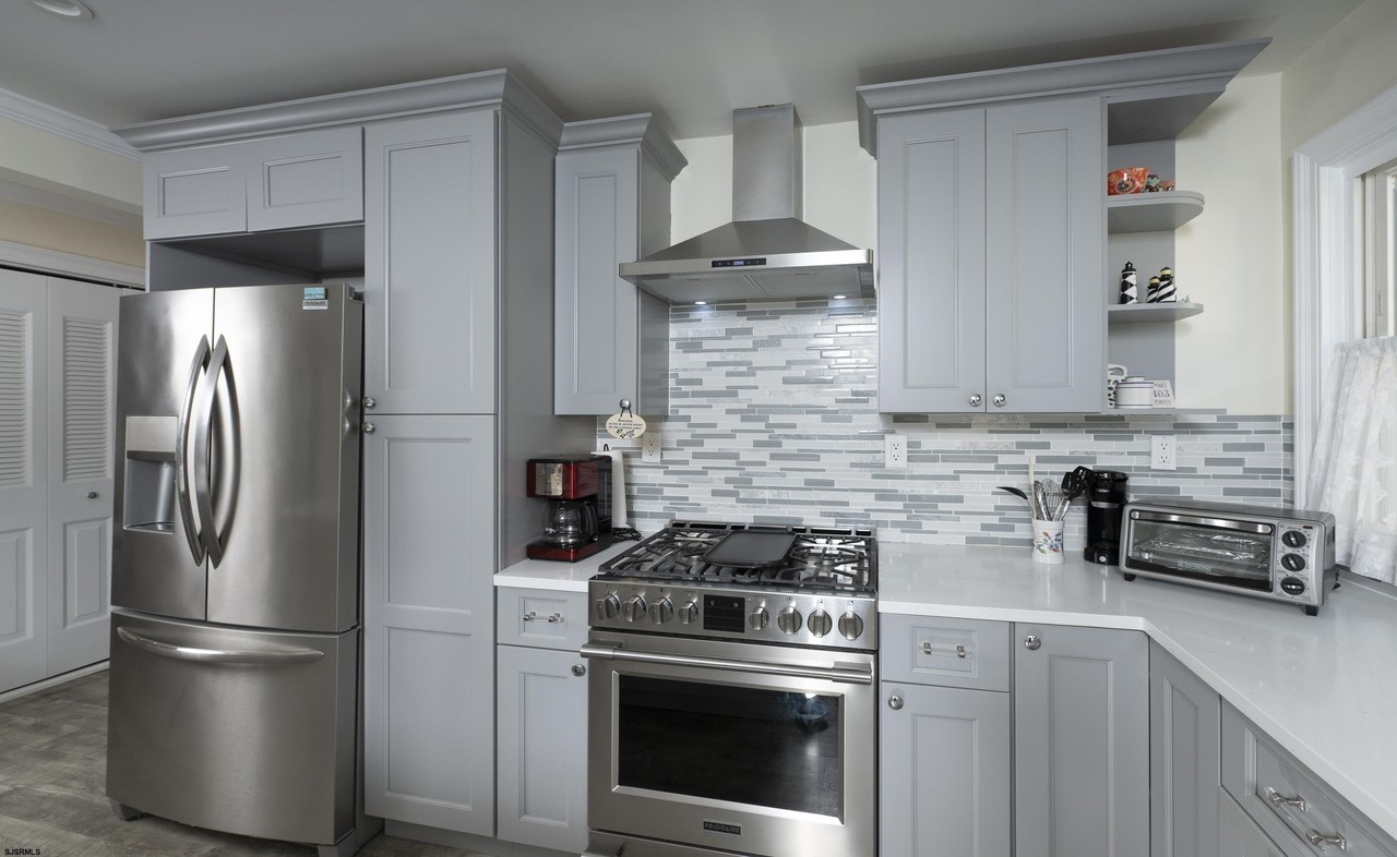 220 N 35th Ave - Photo 3 of 31