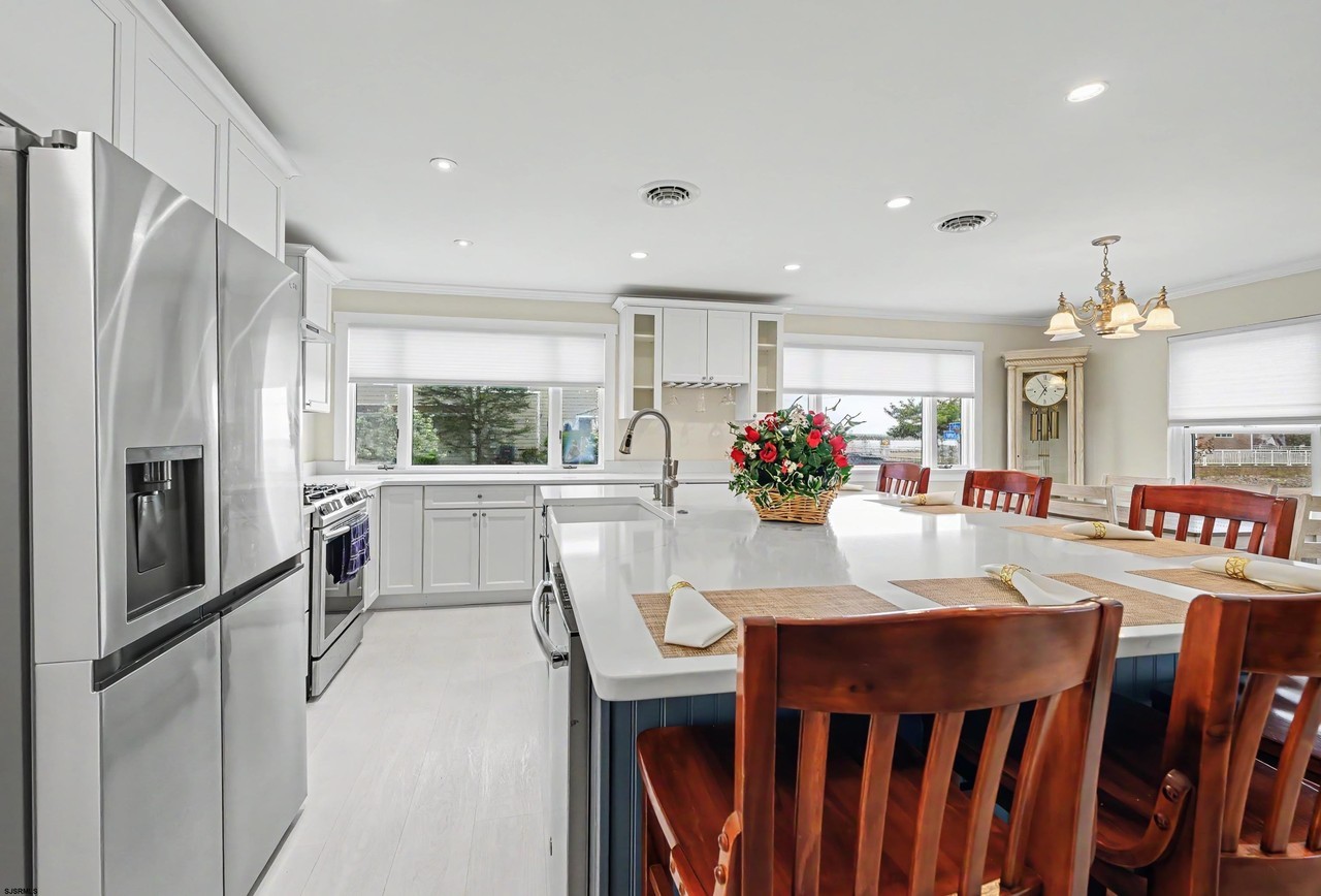 228 N 34th Ave - Photo 5 of 33