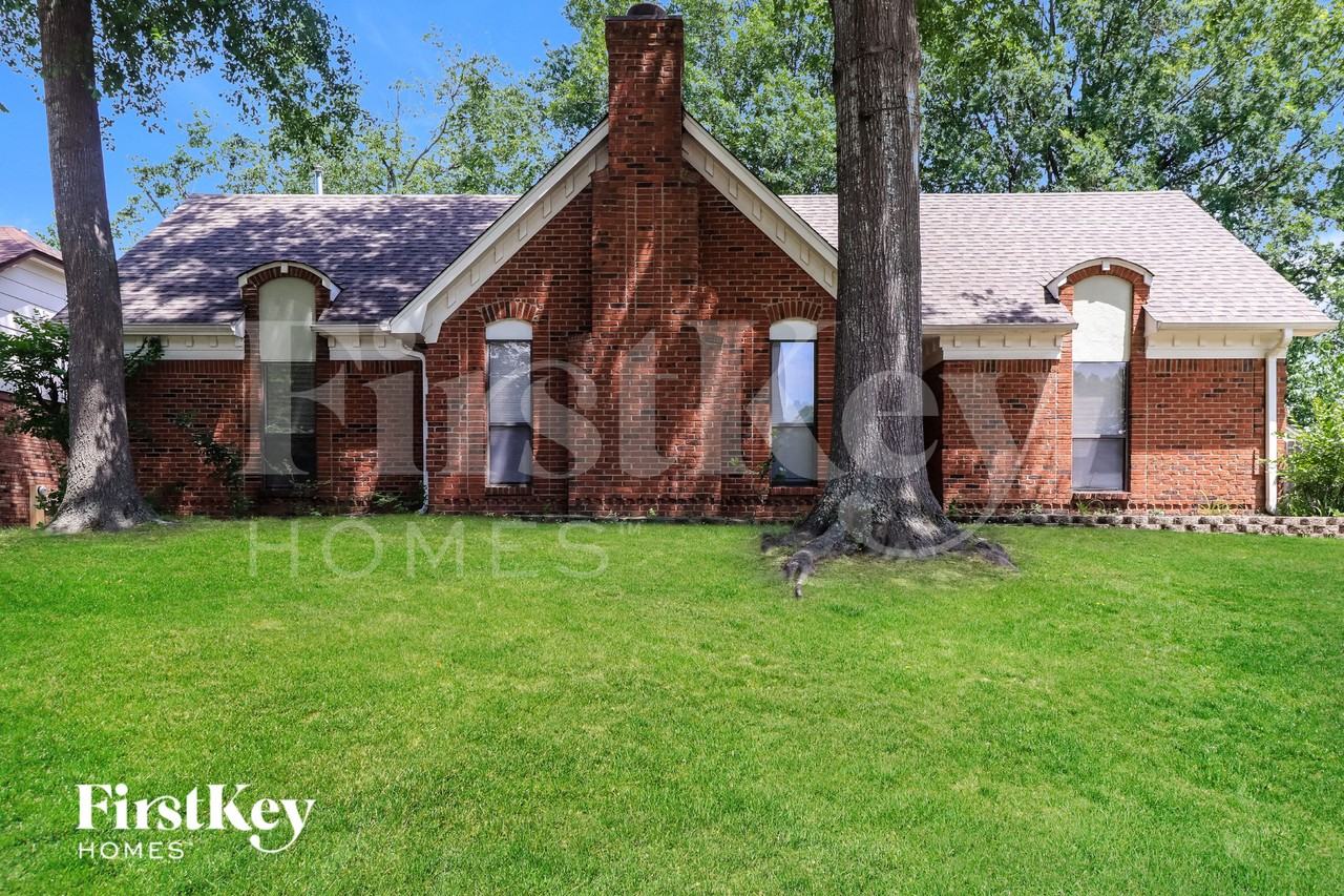 970 Hawkview Dr