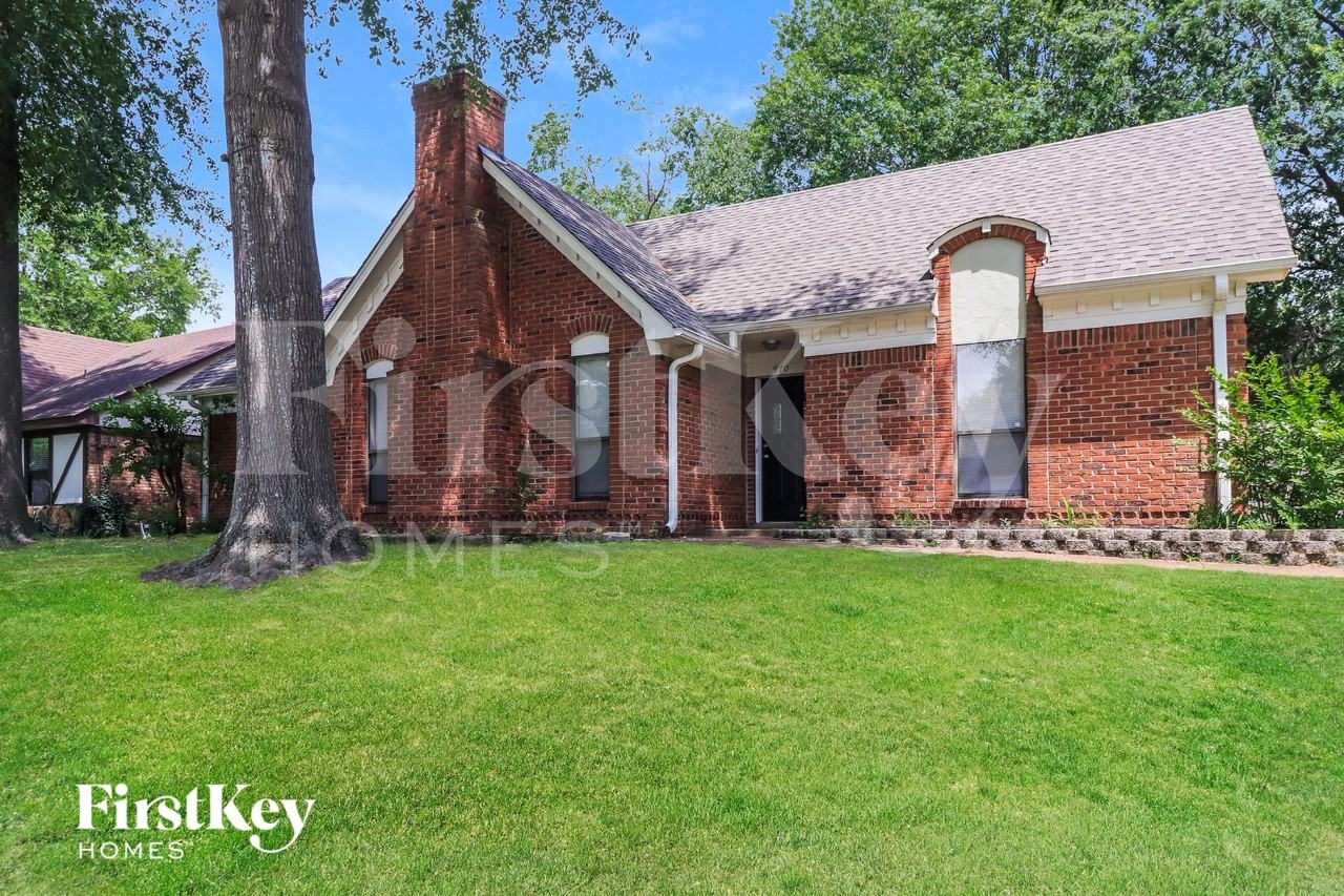 970 Hawkview Dr - Photo 2 of 15