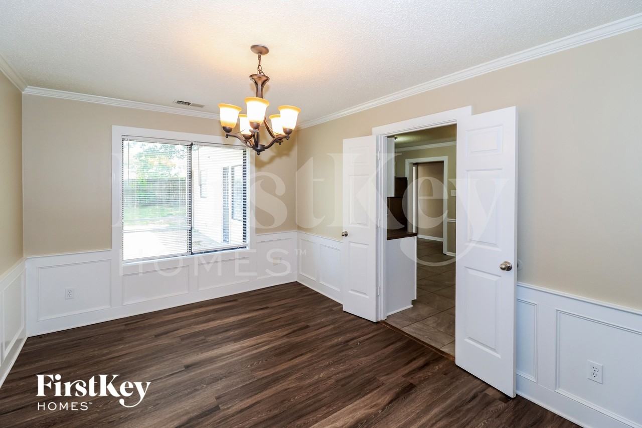 970 Hawkview Dr - Photo 5 of 15
