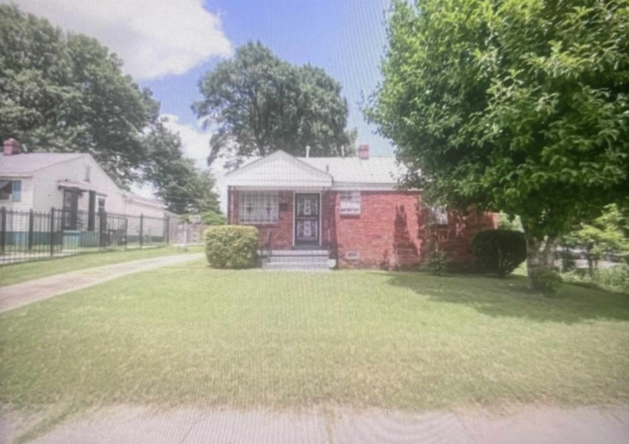 494 Fernwood Ave - Photo 2 of 7