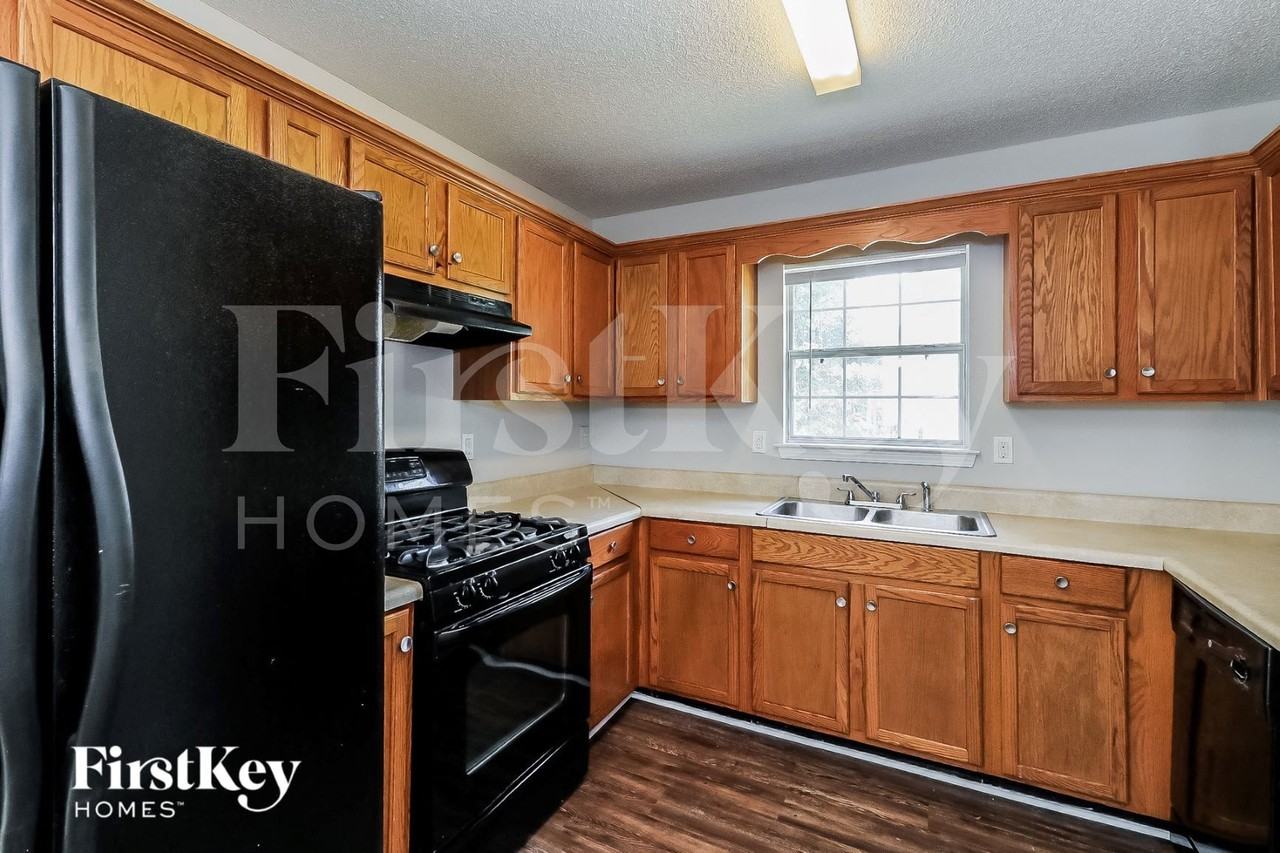 7795 Poppy Dr - Photo 6 of 11