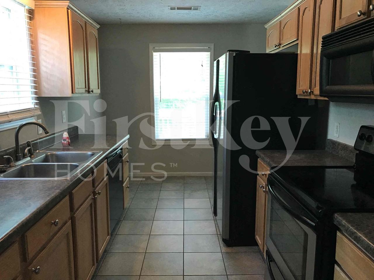 7437 Dogwood Trl - Photo 3 of 11