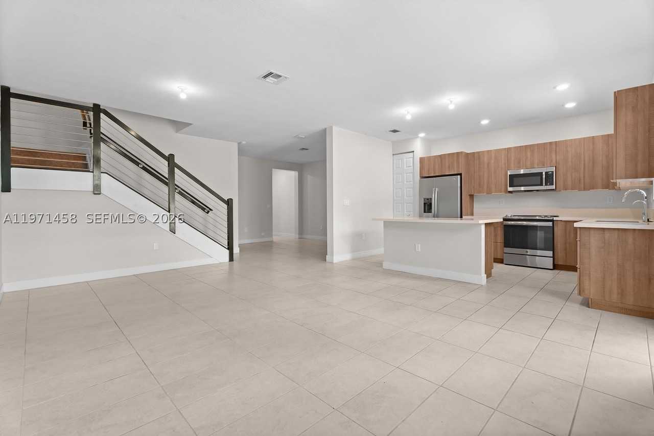 8058 Nw 105th Ct - Photo 4 of 15