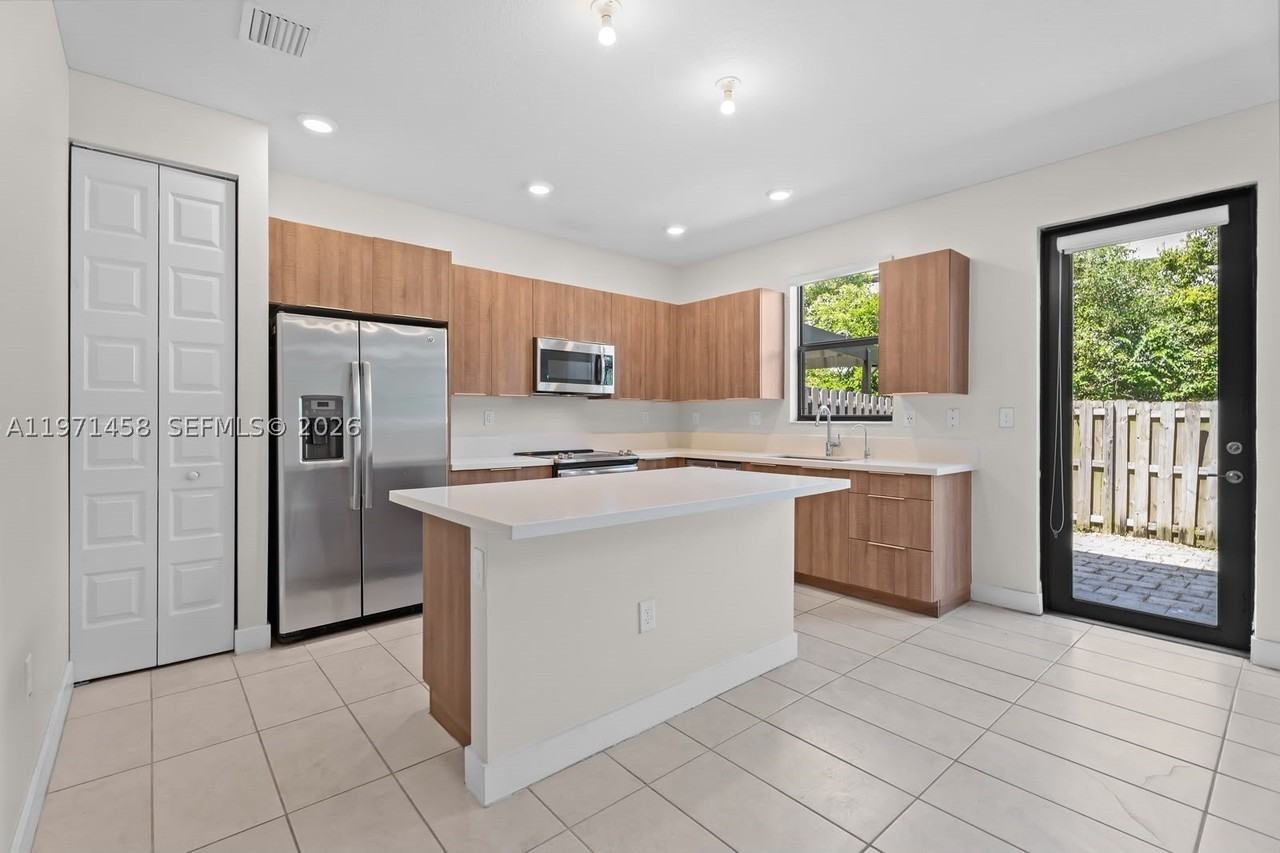 8058 Nw 105th Ct - Photo 7 of 15