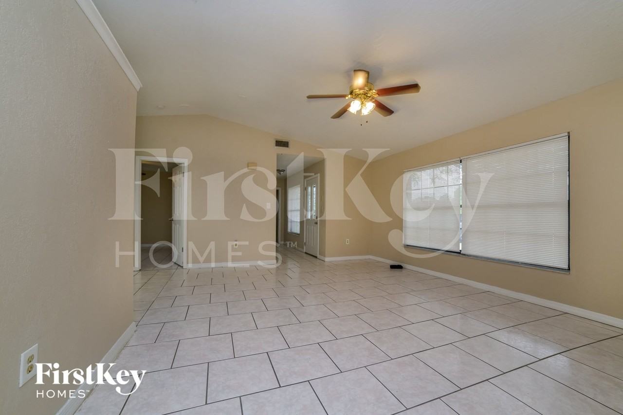 571 De Groodt Rd Sw - Photo 4 of 16