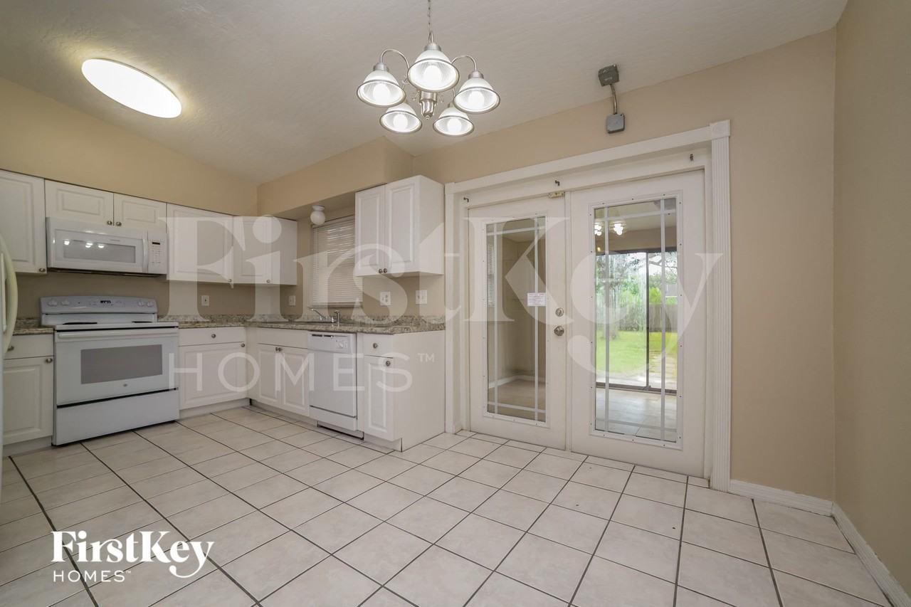 571 De Groodt Rd Sw - Photo 6 of 16