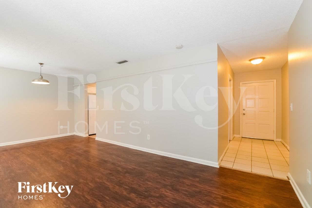 520 Georgia Ave - Photo 3 of 16