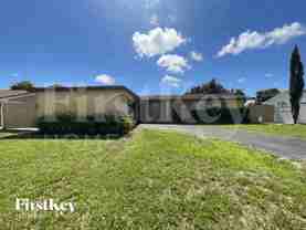4304 N Shore Dr - Photo 1 of 1