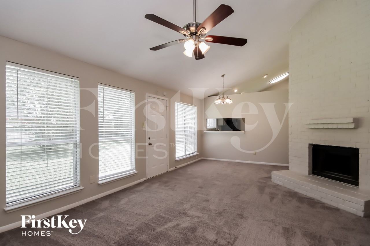 3919 Algernon Dr - Photo 4 of 16