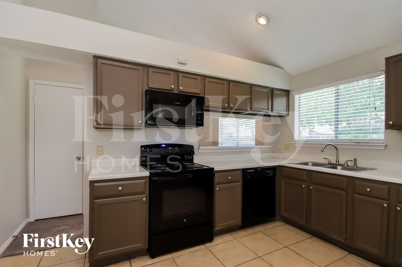 3919 Algernon Dr - Photo 6 of 16