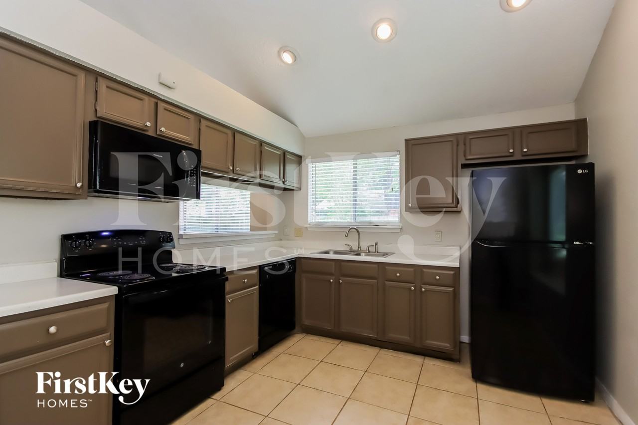 3919 Algernon Dr - Photo 7 of 16