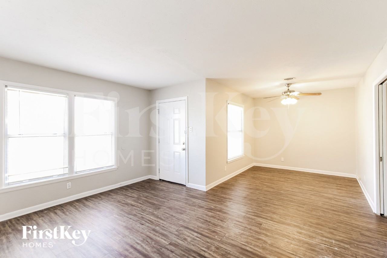 3516 Revere St - Photo 2 of 16