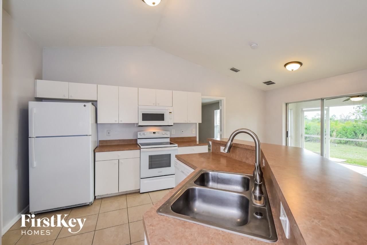 3003 31st St W - Photo 6 of 15