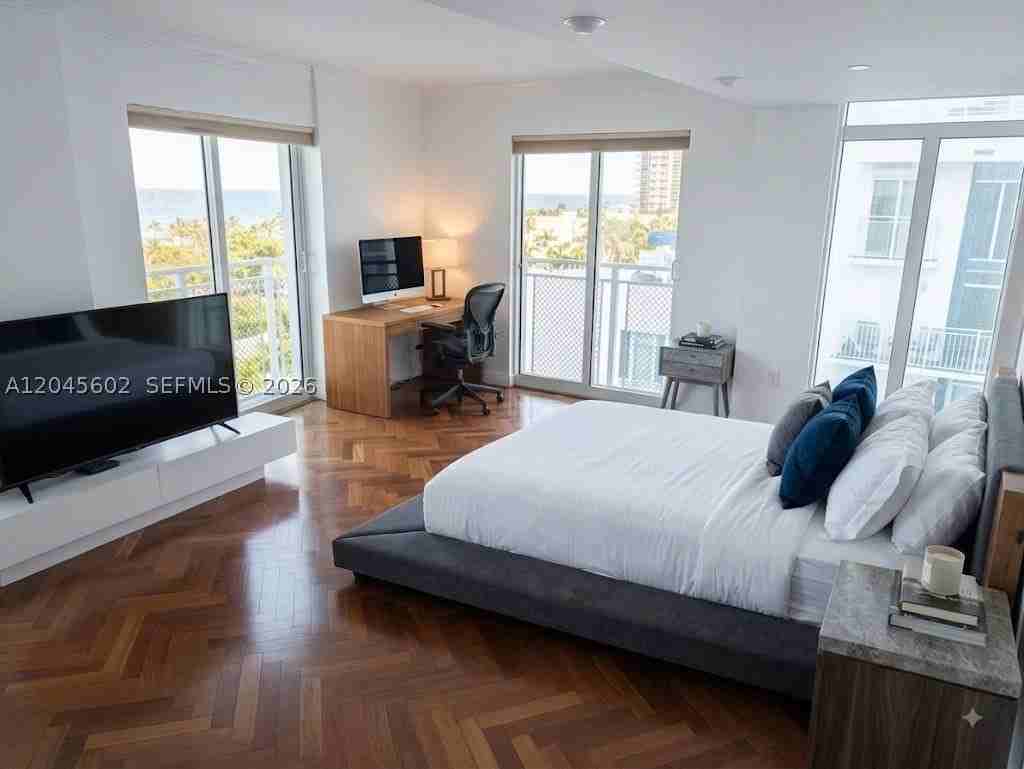 7600 Collins Ave #712 - Photo 4 of 27