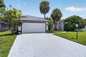 featured image of 542 N Cypress Dr #542