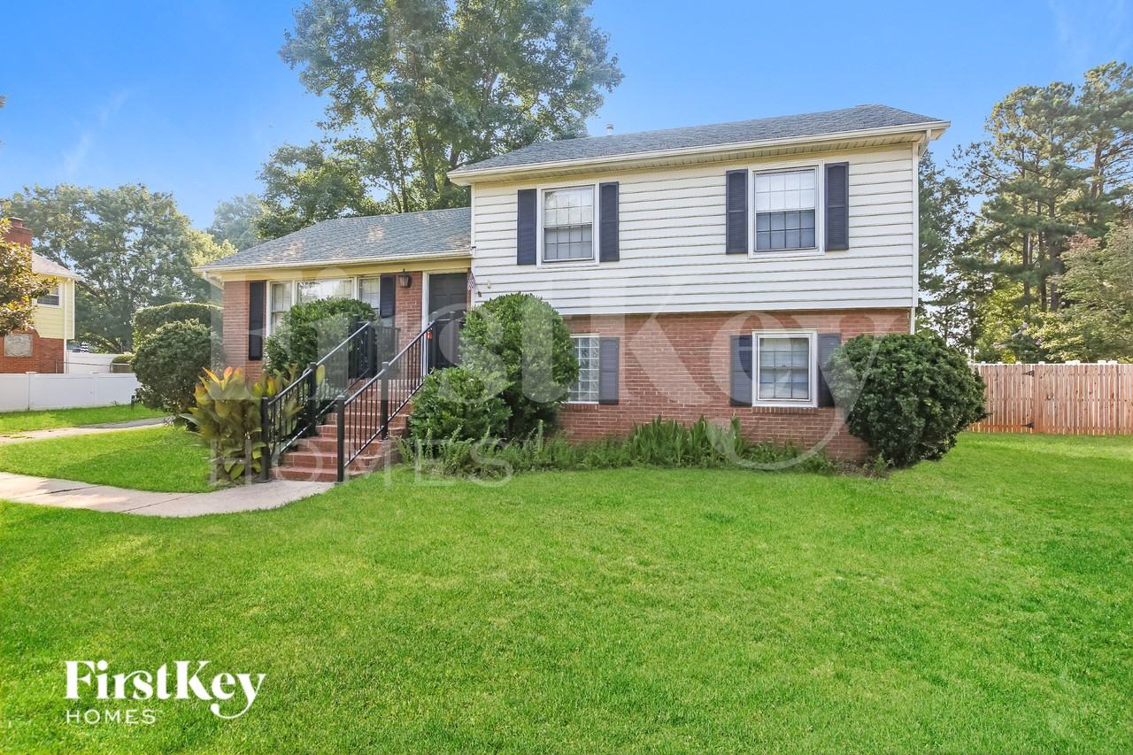 2516 Tall Pines Ln - Photo 3 of 16