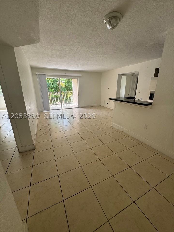 15241 Sw 80th St #310 - Photo 4 of 7