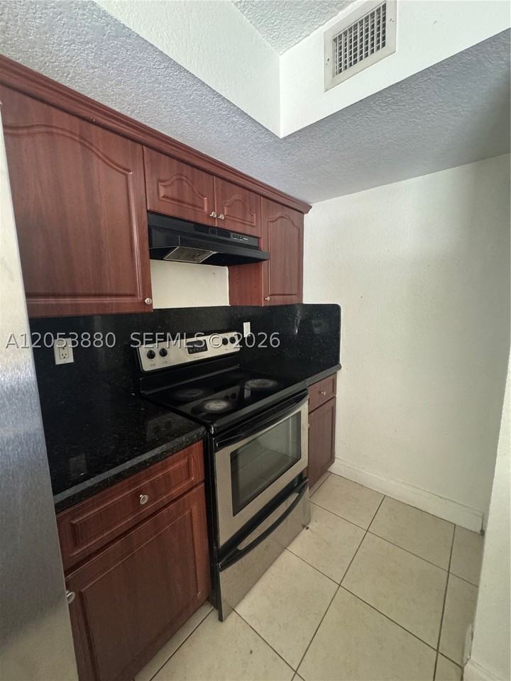 15241 Sw 80th St #310 - Photo 6 of 7