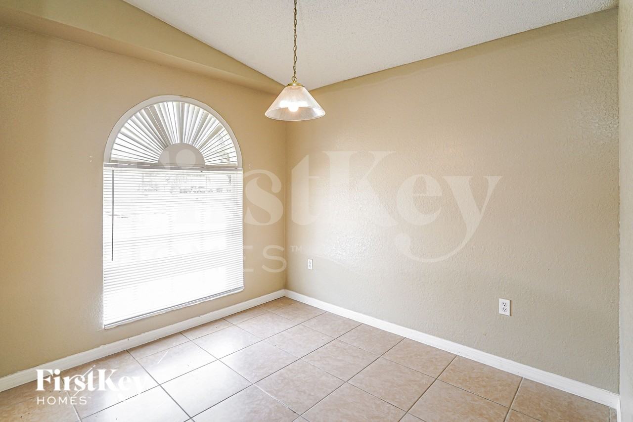 175 Kings Pond Ave - Photo 4 of 19