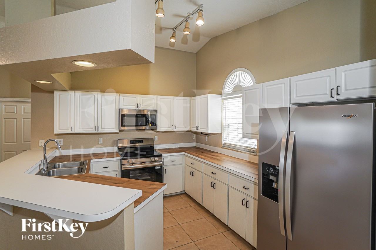 175 Kings Pond Ave - Photo 7 of 19