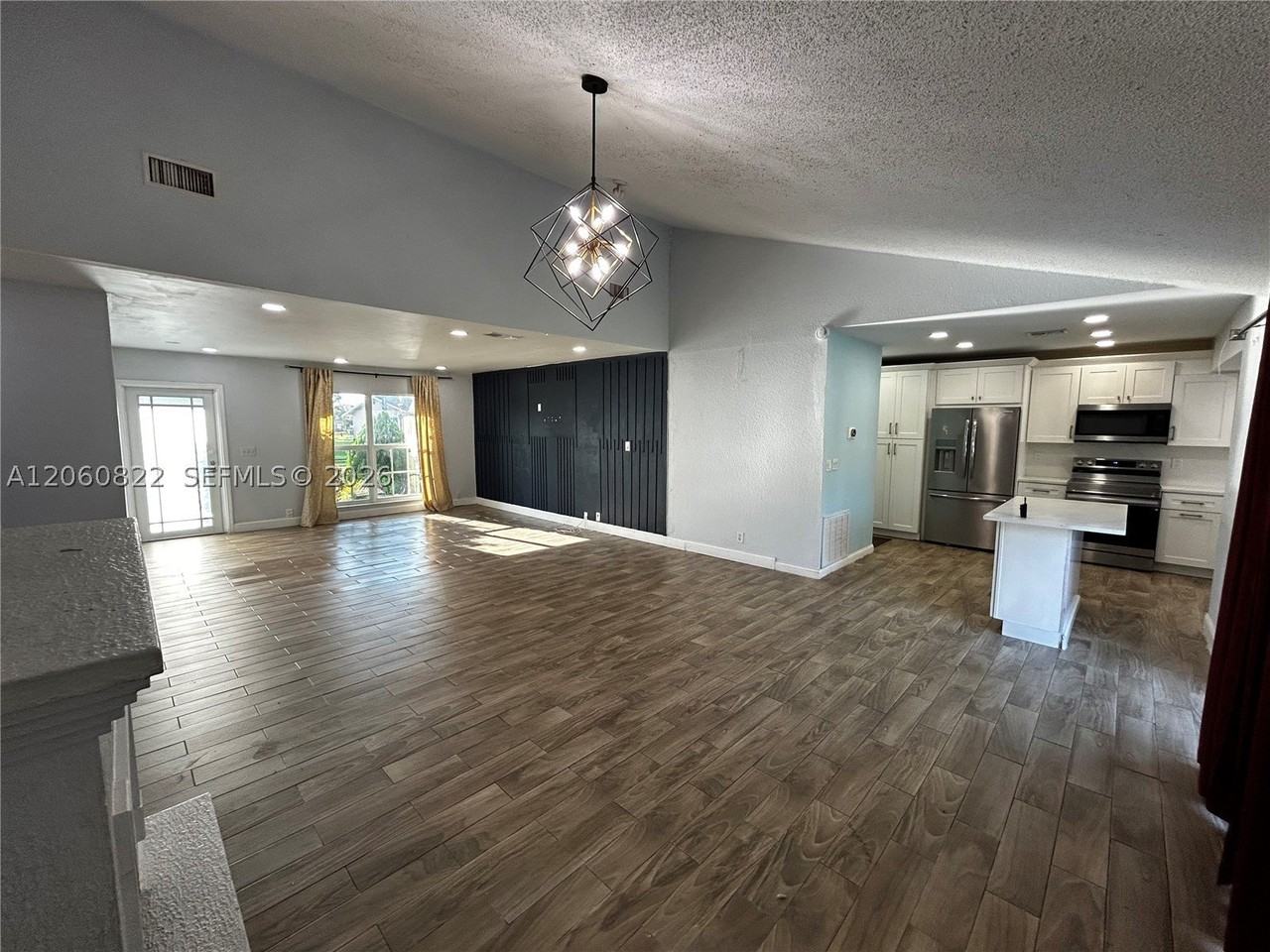 2403 Nw 108th Ter - Photo 6 of 37