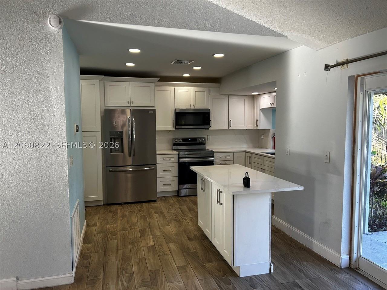 2403 Nw 108th Ter - Photo 7 of 37