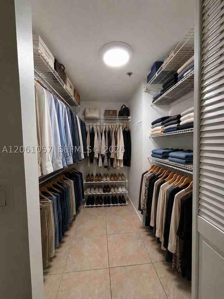 440 S Park Rd #109 - Photo 6 of 18