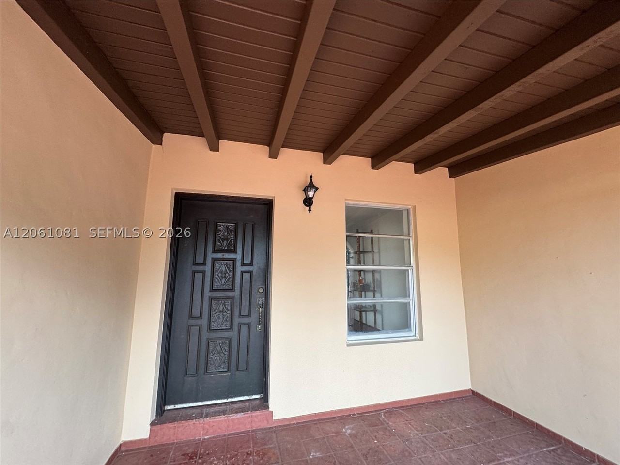 2524 Sw 6th St - Photo 3 of 32