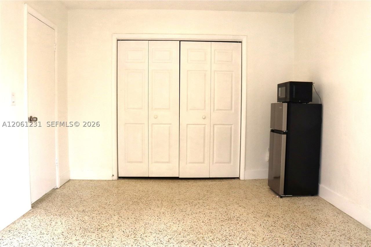 3144 Nw 29th St #1 - Photo 3 of 10