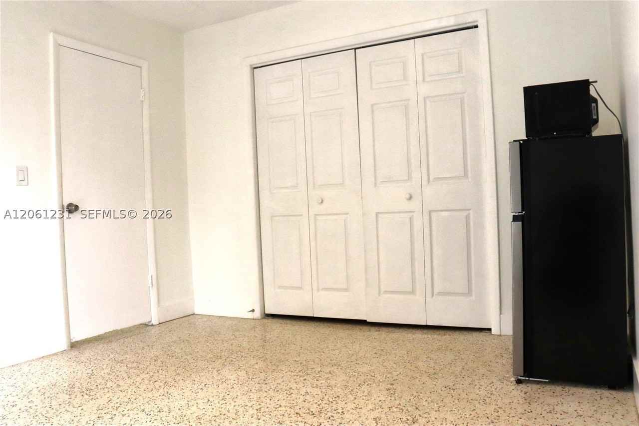 3144 Nw 29th St #1 - Photo 4 of 10