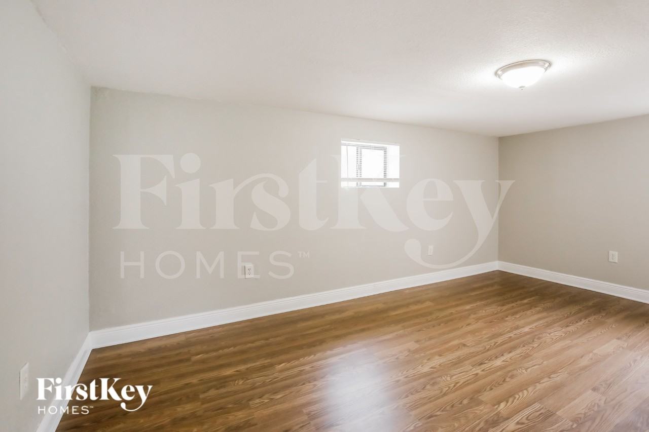 1320 Ne 204th St - Photo 7 of 17