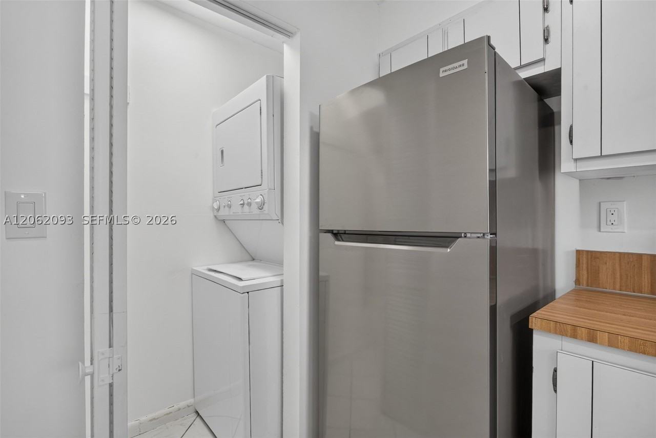 6080 Nw 44th St #410 - Photo 7 of 17