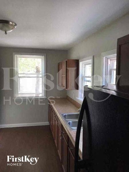 1146 Hinckley St - Photo 5 of 12