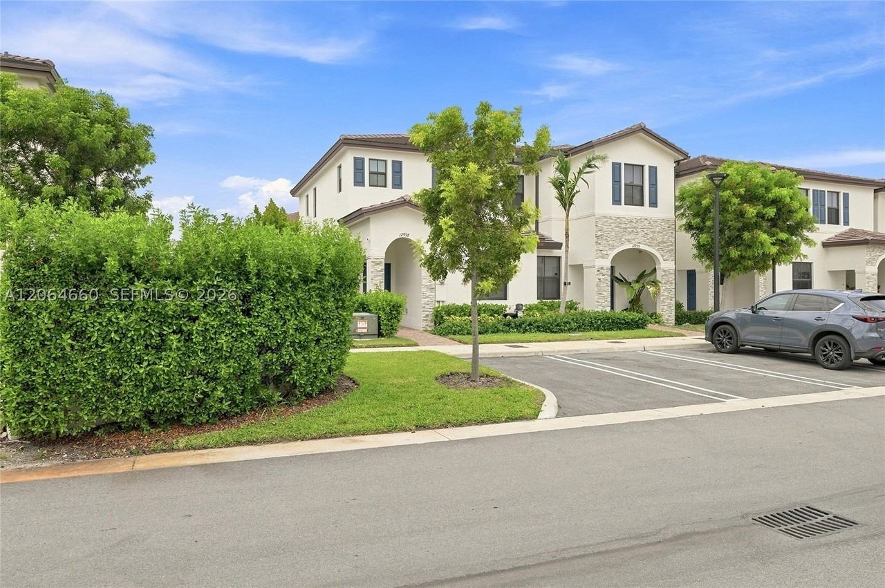 12957 Sw 232nd Ln - Photo 3 of 30