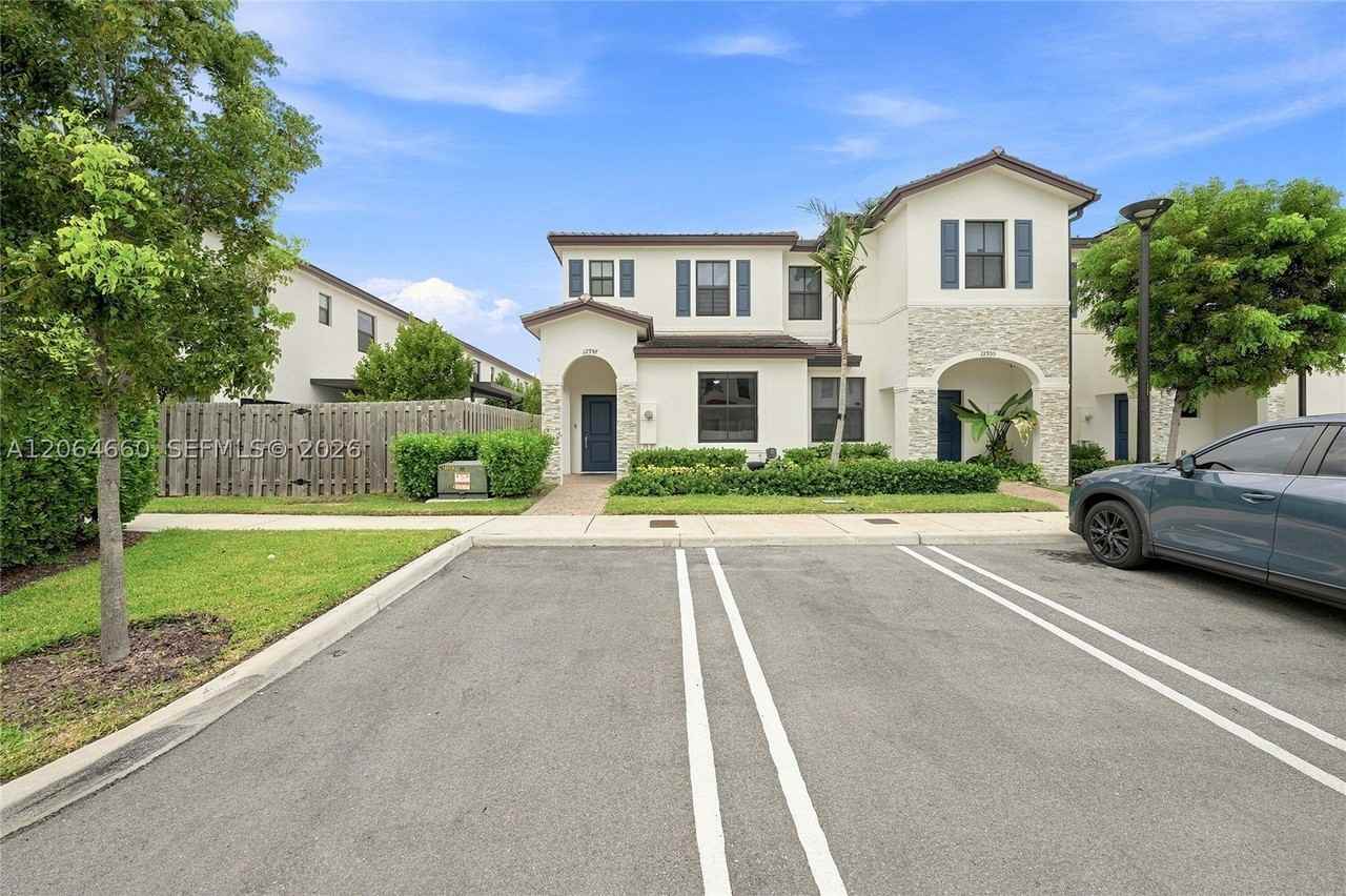 12957 Sw 232nd Ln - Photo 4 of 30