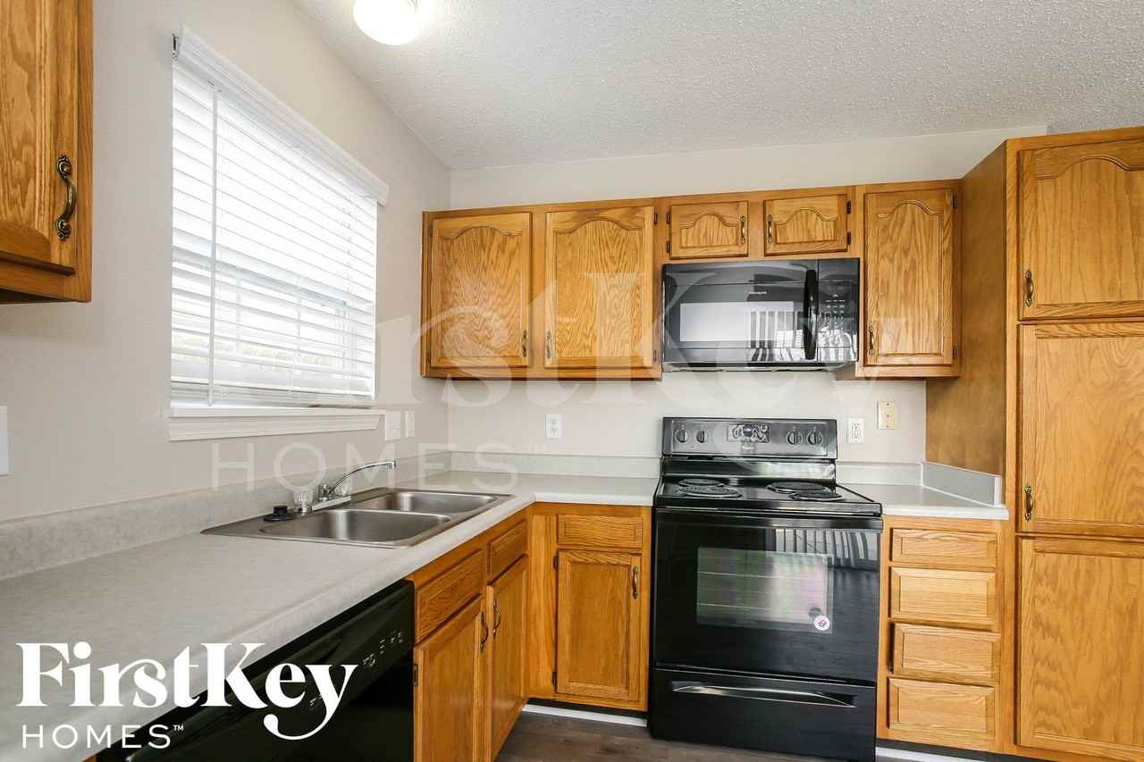 11334 Smoothbark Dr - Photo 5 of 15