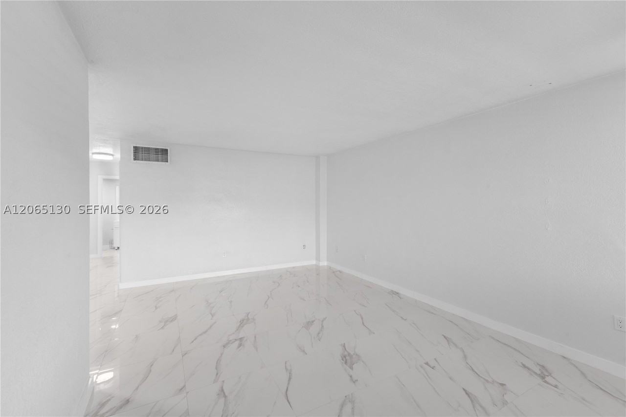 1030 9th St #204 - Photo 6 of 28