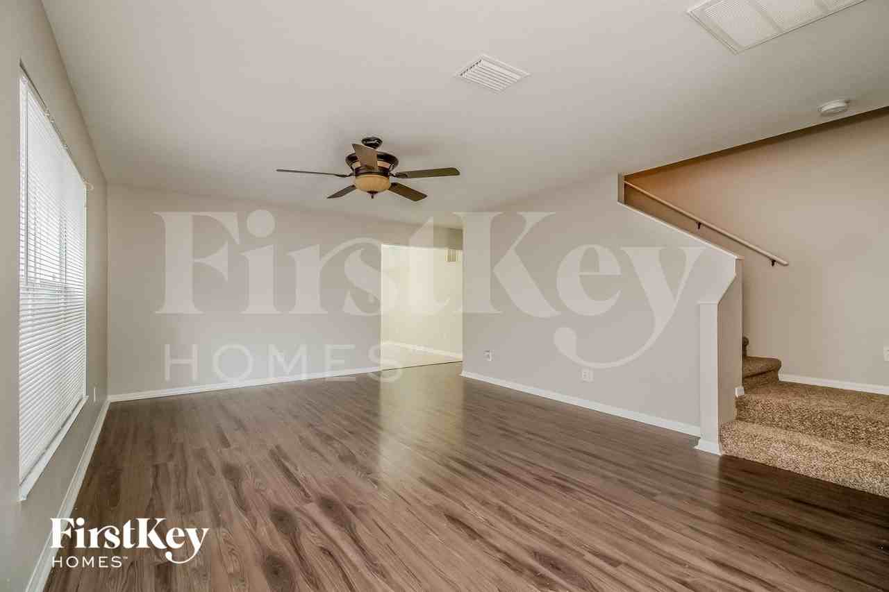 11135 Lakeside Vista Dr - Photo 3 of 15