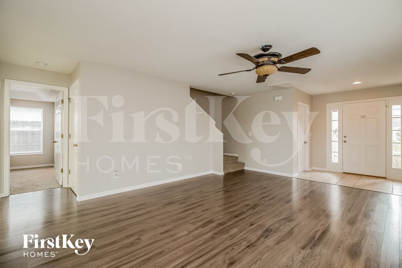 11135 Lakeside Vista Dr - Photo 4 of 15