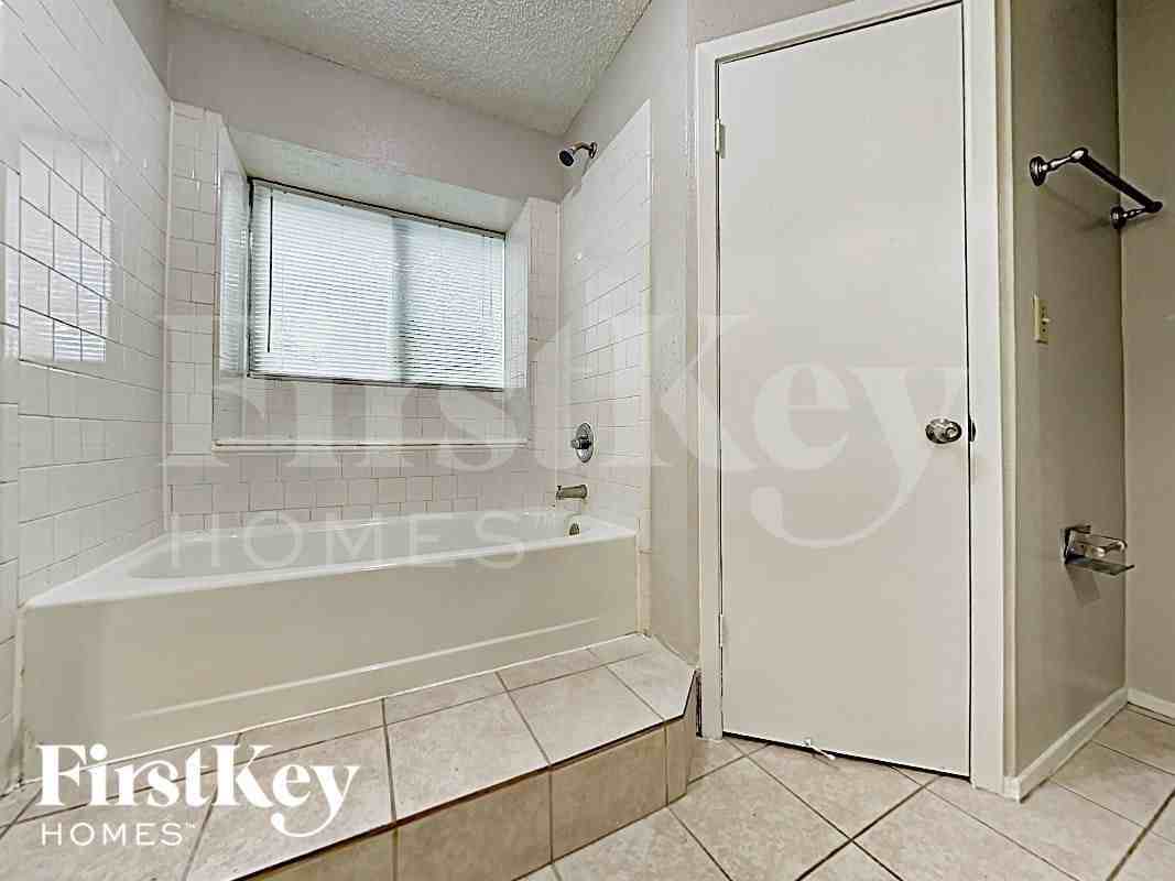 10507 Village Trail Dr - Photo 7 of 13