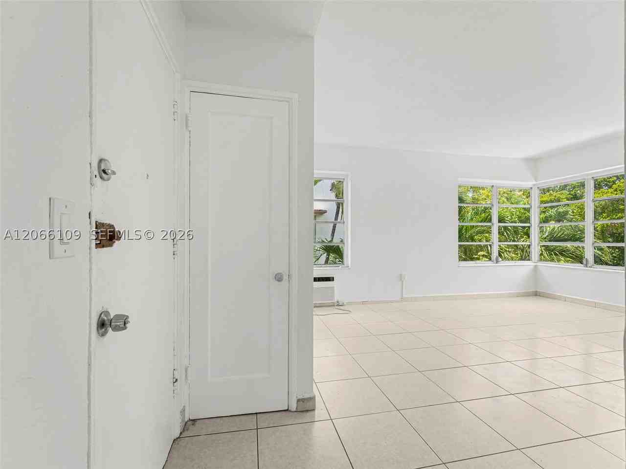 821 Jefferson Ave #3 - Photo 4 of 29
