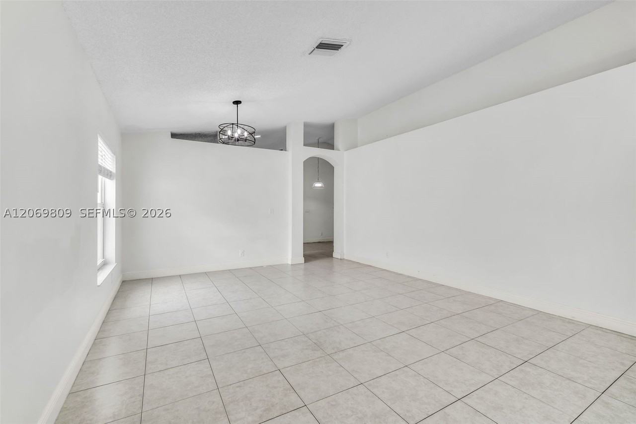 2230 Nw 145th Ave - Photo 3 of 44