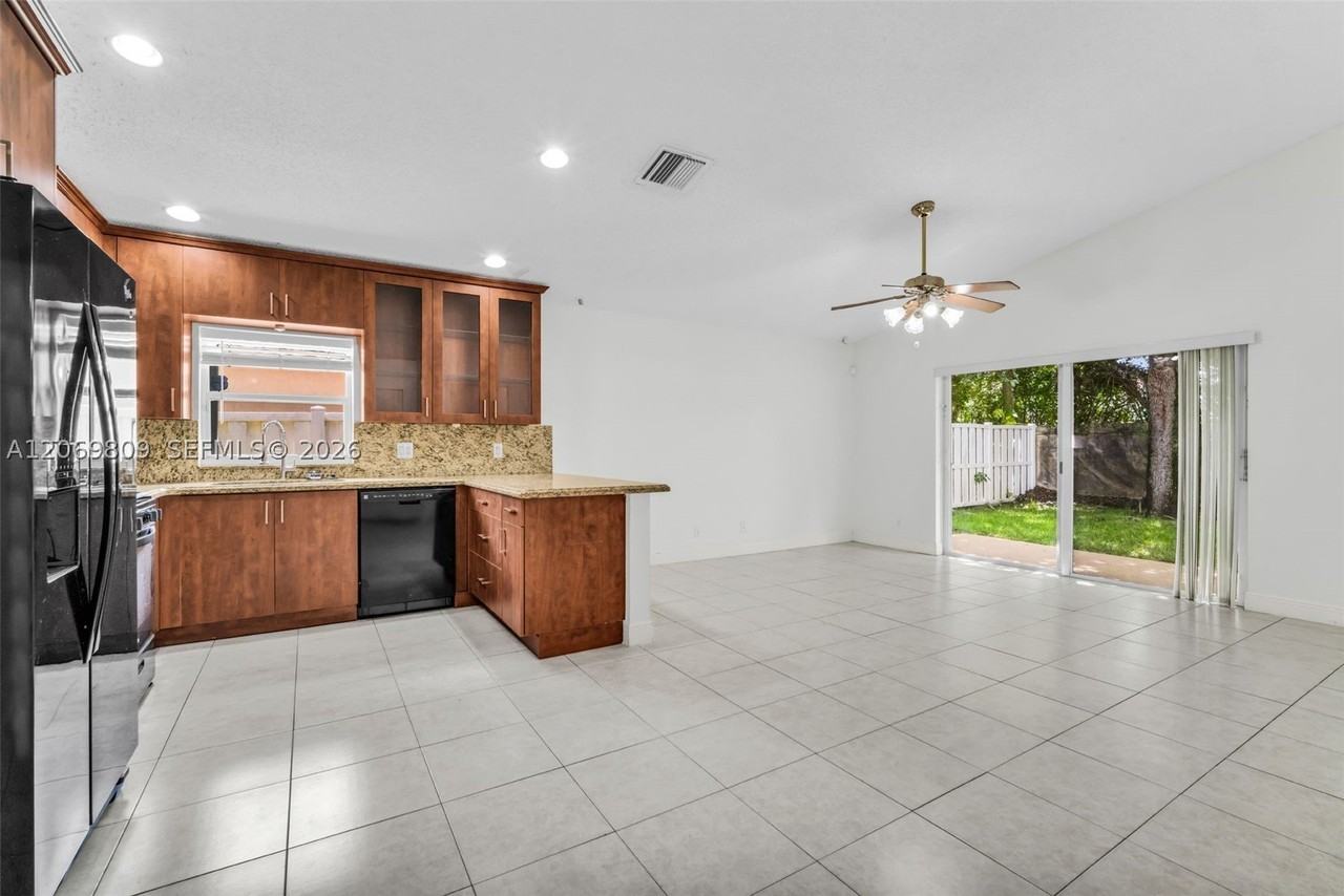 2230 Nw 145th Ave - Photo 6 of 44