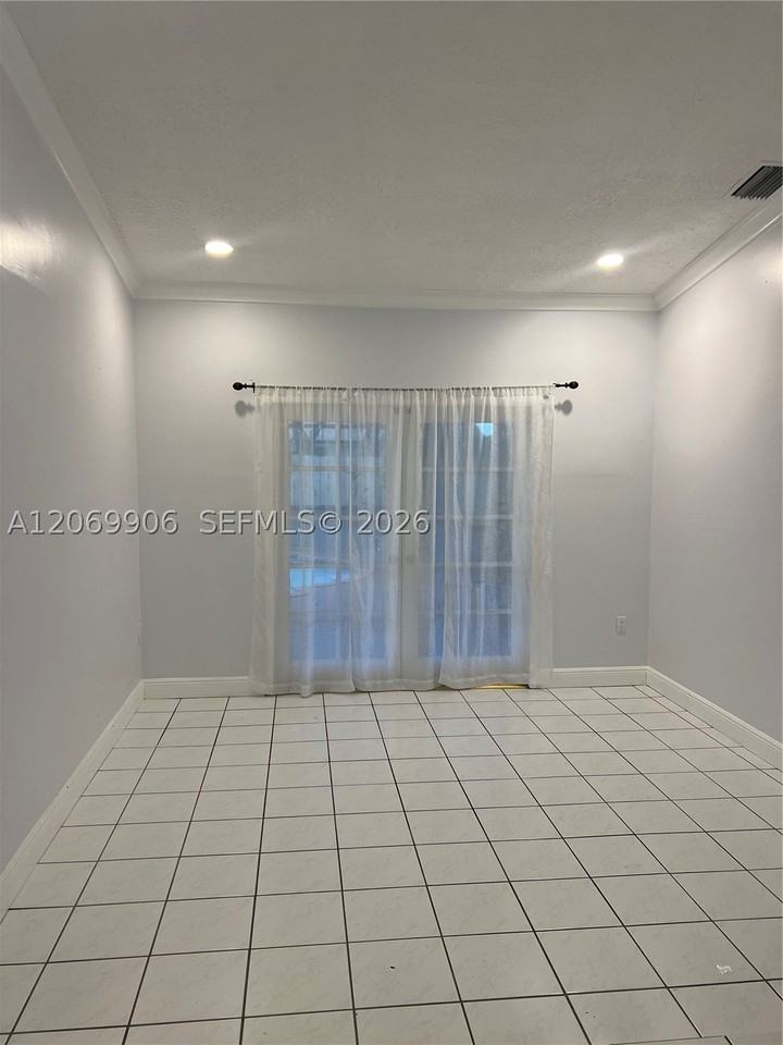 9940 Sw 155th St - Photo 5 of 16