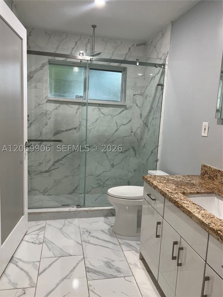9940 Sw 155th St - Photo 7 of 16