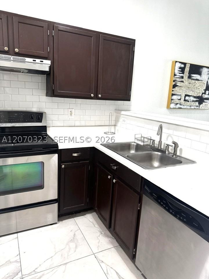 3656 Nw 91st Ln #3656 - Photo 7 of 17