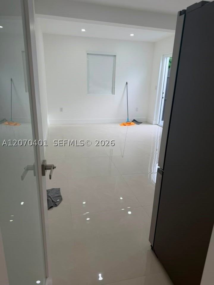 861 E 33rd St #1 - Photo 5 of 10
